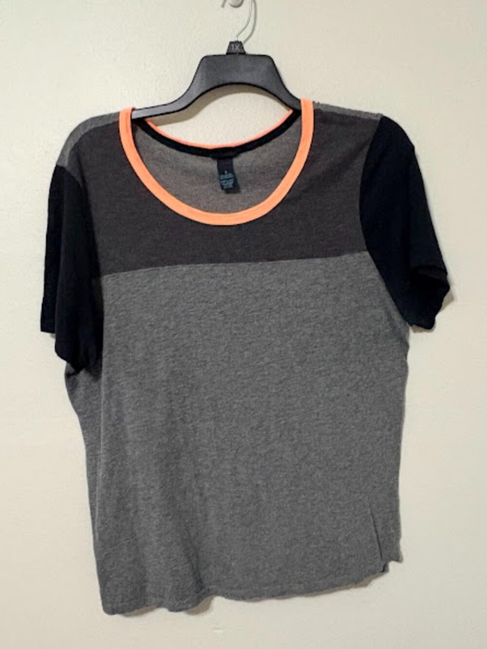 Rue+ Colorblock Tee